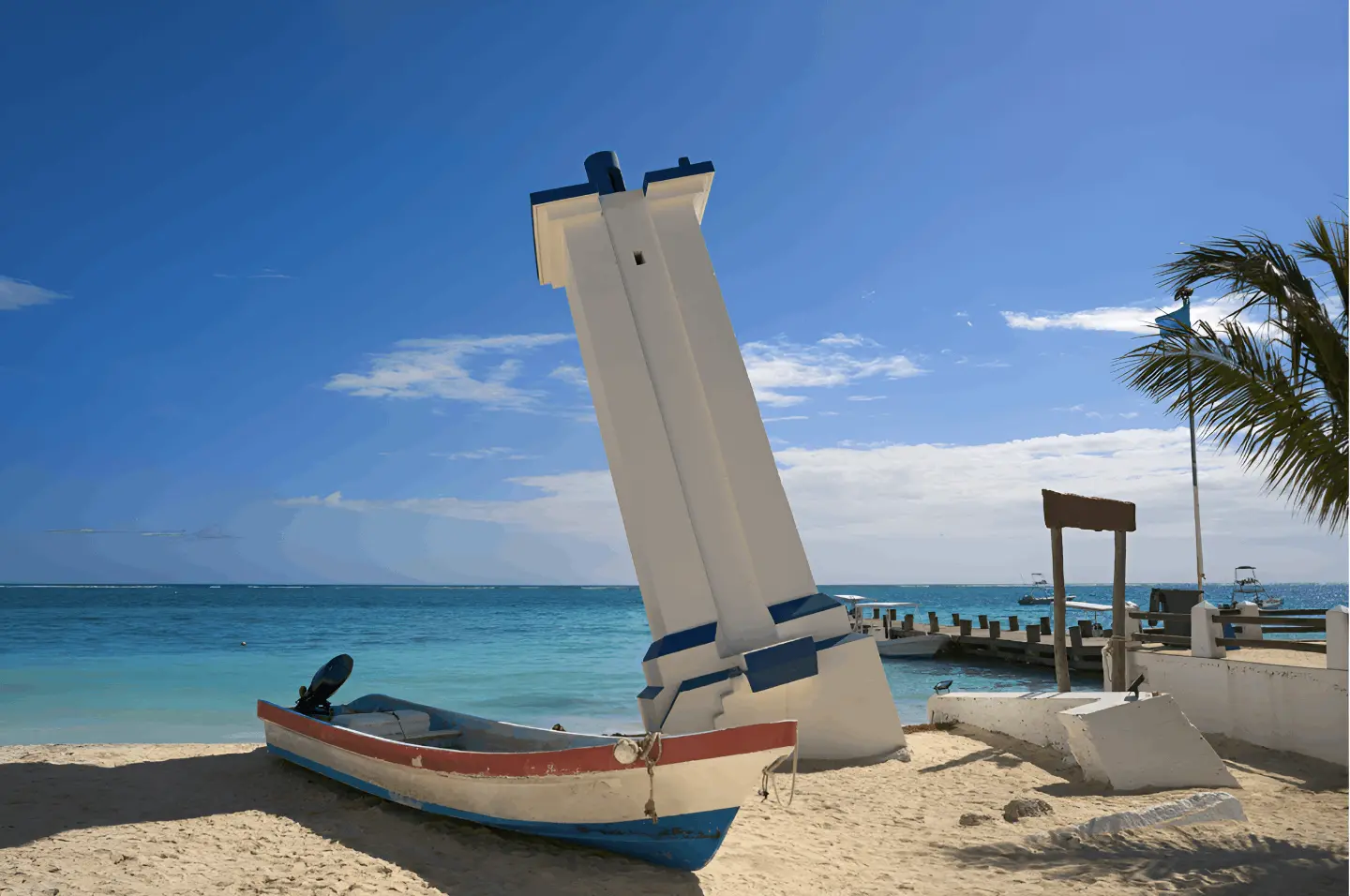 Vida en Puerto Morelos: El famoso faro inclinado